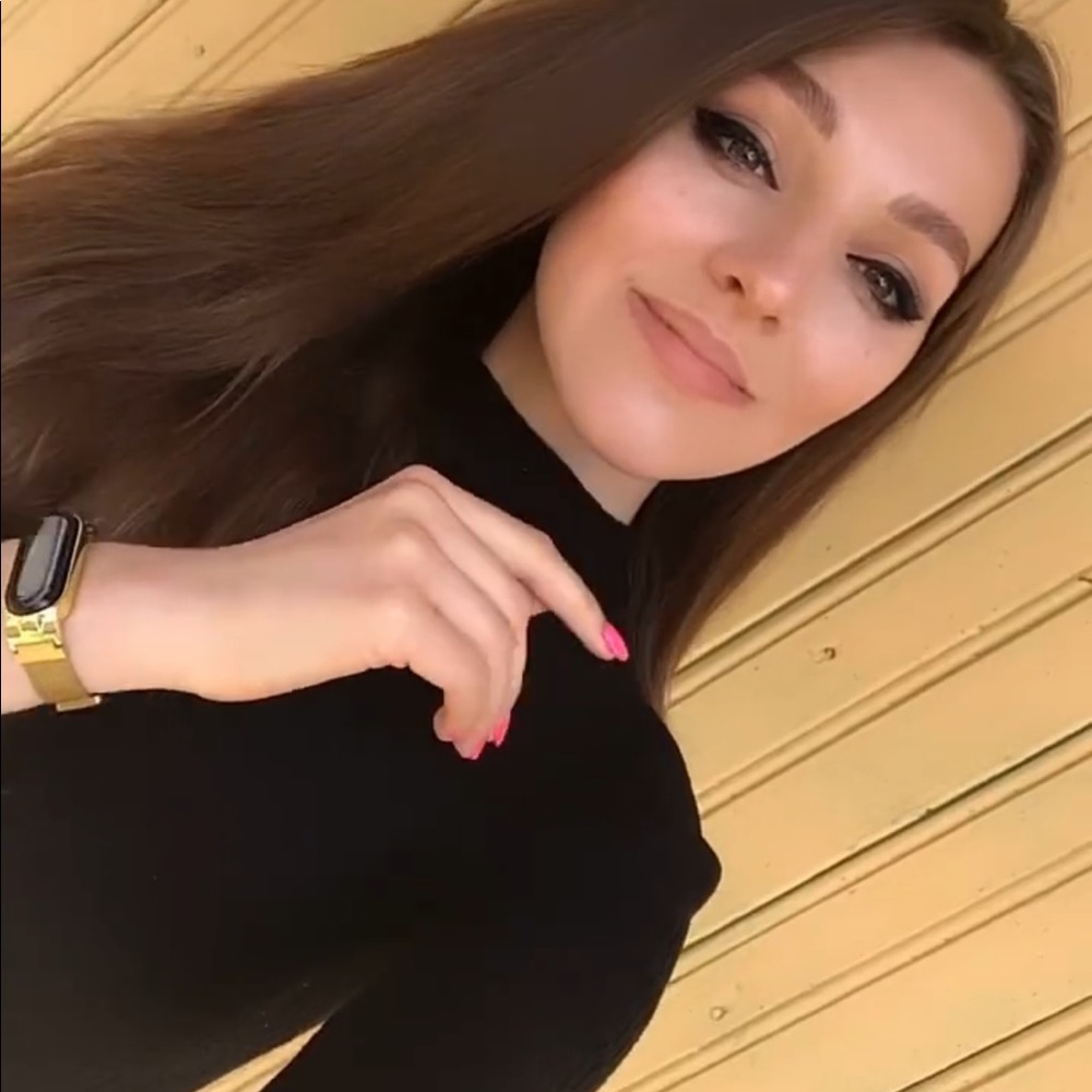 Meet your Posher, Laura